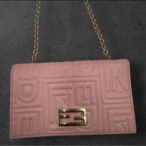 Fendi Pink Quilted Leather Chain Wallet Clutch with Gold Hardware - Picture 6 of 8
